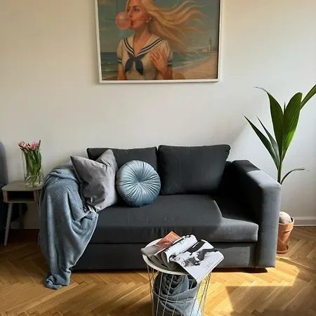 Lady Eleven Apartment