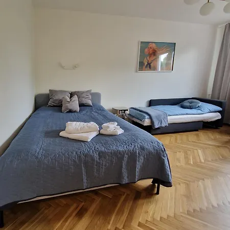 Lady Eleven Apartment