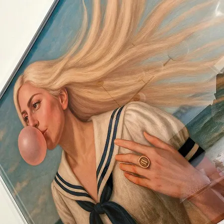 Apartment Lady Eleven *