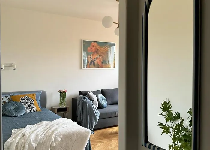 Apartment Lady Eleven